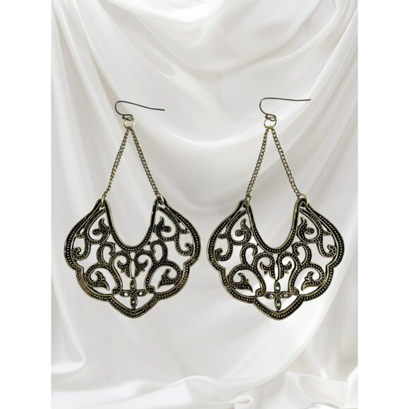 Vintage 1990s–2000s Gold-Tone Filigree Dangle Earrings – Ornate Boho Scroll Desi - Picture 1 of 4